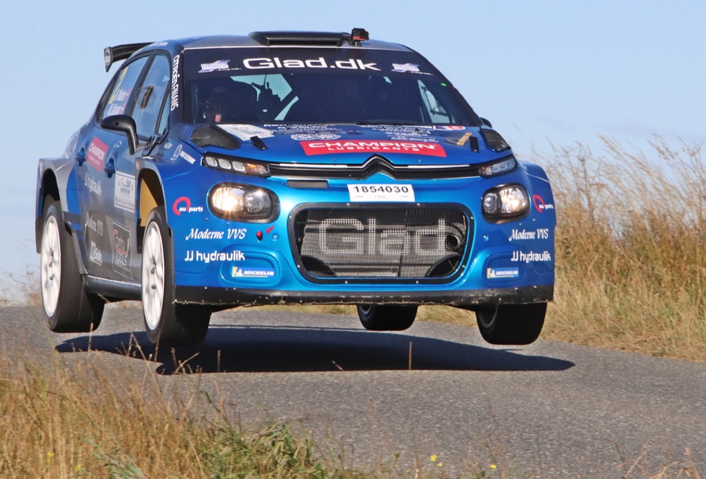 Kenneth Madsen og Mads Dalsager tog deres første DM-sejr på dansk grund i Rally Juelsminde.
(Foto: Glad Sport Presse)